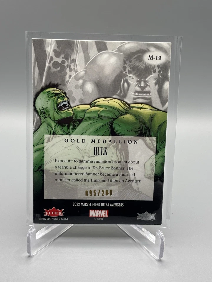 Hulk 95/200 Gold Medallion 2022 Fleer Ultra Avengers #M-19 Upper Deck SSP - Image 2 of 2