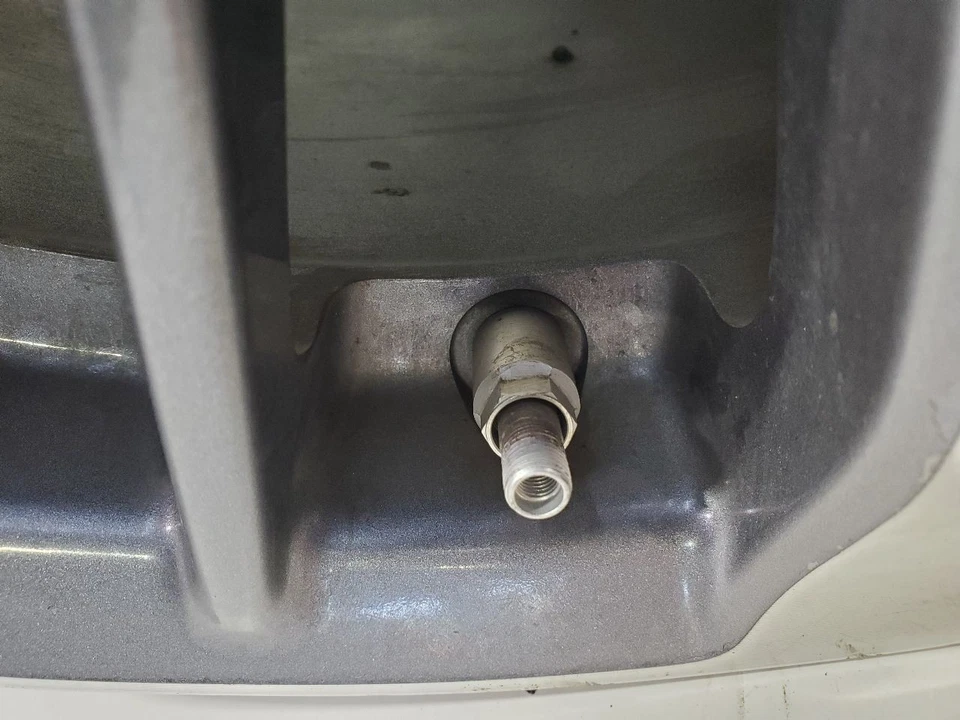 Llanta Acura RDX 2016 OEM 18x7,5 aleación 15 radios gris NH782M algunos rasguños Foto 4 de 4