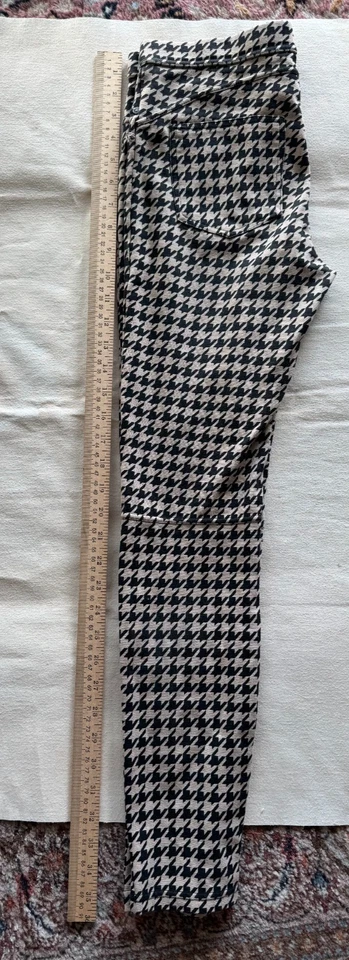 Sanctuary Women's, High Rise Houndstooth Print Legging, Black & Cream, MEDIUM - Image 2 of 4