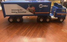 ERTL Miller Advancing Arc Welding Tech Freightliner 1:16 scale Tractor Trailer