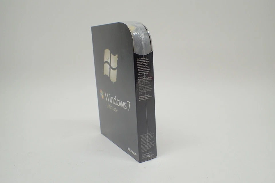 Microsoft Windows 7 Ultimate 32 / 64 Bit Install Disc Retail Box with Key - Image 2 of 4