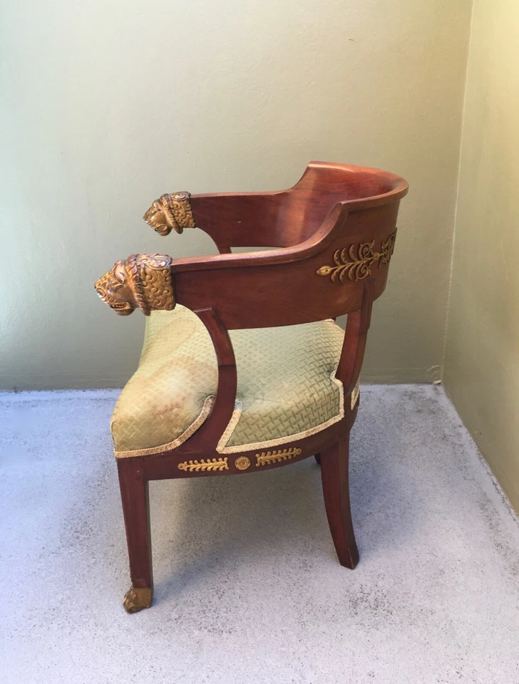 Silla estilo imperio francés vintage con marcas de fabricante y soportes de bronce dorado Ormolu Foto 3 de 4