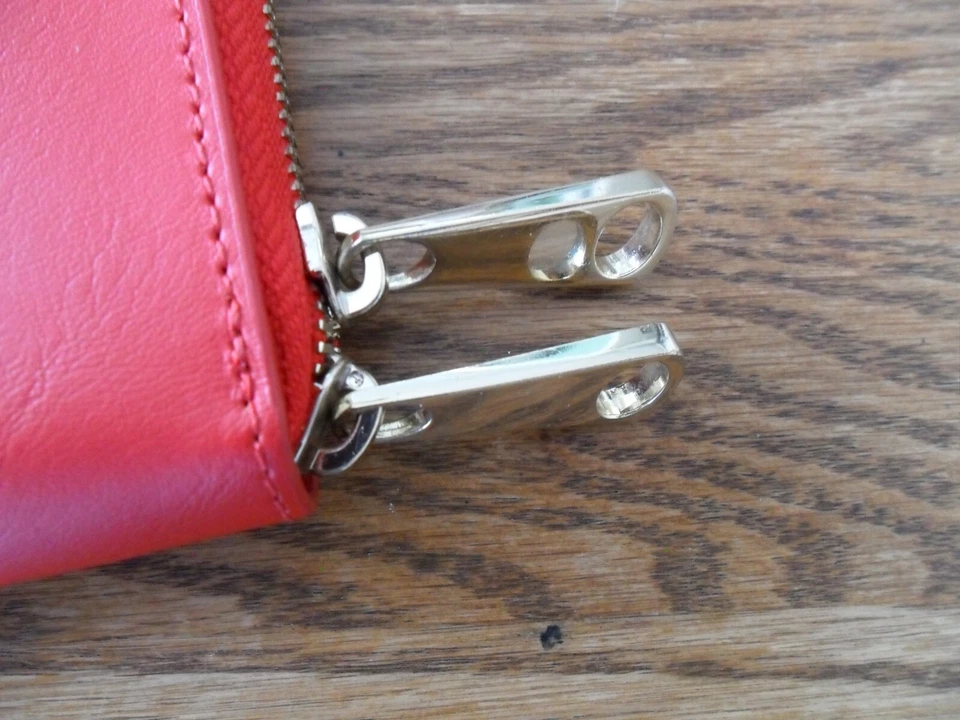 二手 Zac Posen 花卉贴花皮革索引钱包 - 无真品证明 — 第 2/4 张图片