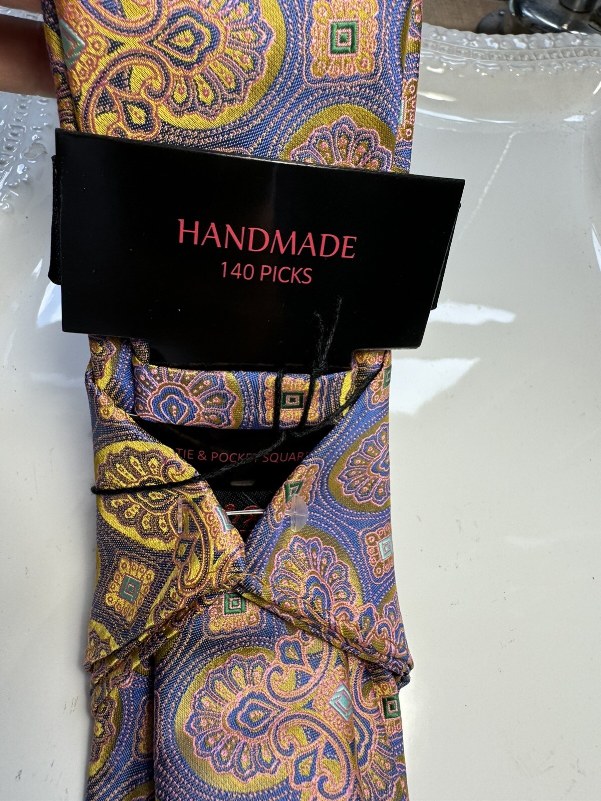 NWT Medallion Neck Tie & Hanky  Steven Land – NEW Collection Hi-DENSITY