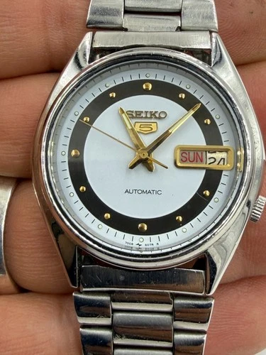 Seiko 5 watch 7009-6000 Automatic 17 Jewels Day/Date working Vintage
