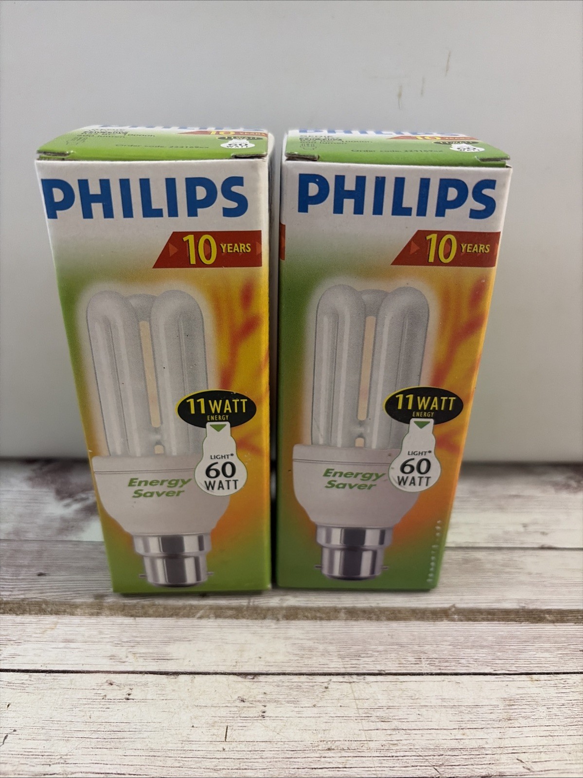 Job Lot 4 Philips 11W energy 60w light large Bayonette Fit Energy Saving Bulbs - Image 4