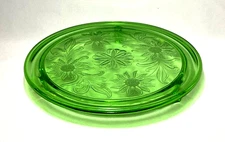 JEANNETTE ~ Early 10" Green Depression Glass 3-TOED CAKE PLATE (Sunflower Green)