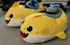 Nickelodeon Baby Shark Plush Comfy Child s Slippers Toddler XL 11/12 Yellow Blue