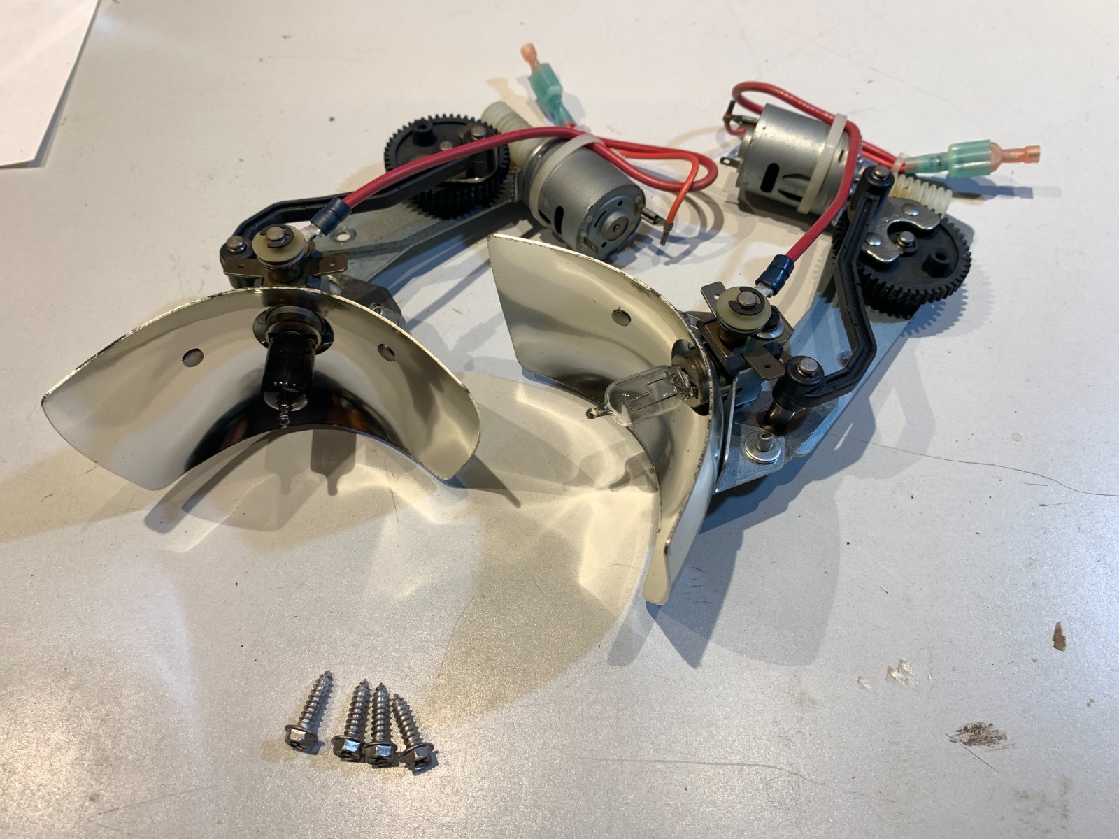 Code3 MX7000 Lower Halogen Corner Sweep Light Bulb Housing Left and Right
