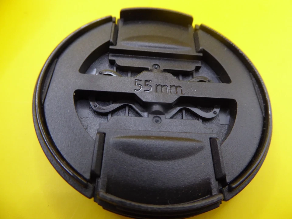 EXCELLENT! Panasonic LUMIX 55mm DMC Plastic Snap-On / side Pinch Front Lens Cap - Image 4 of 4
