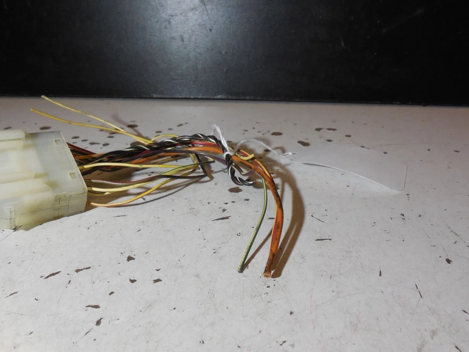 Conector branco tear de fiação ECU 1378137 97-01 BMW 540i E39 M62 528i 525i - Imagem 2 de 4