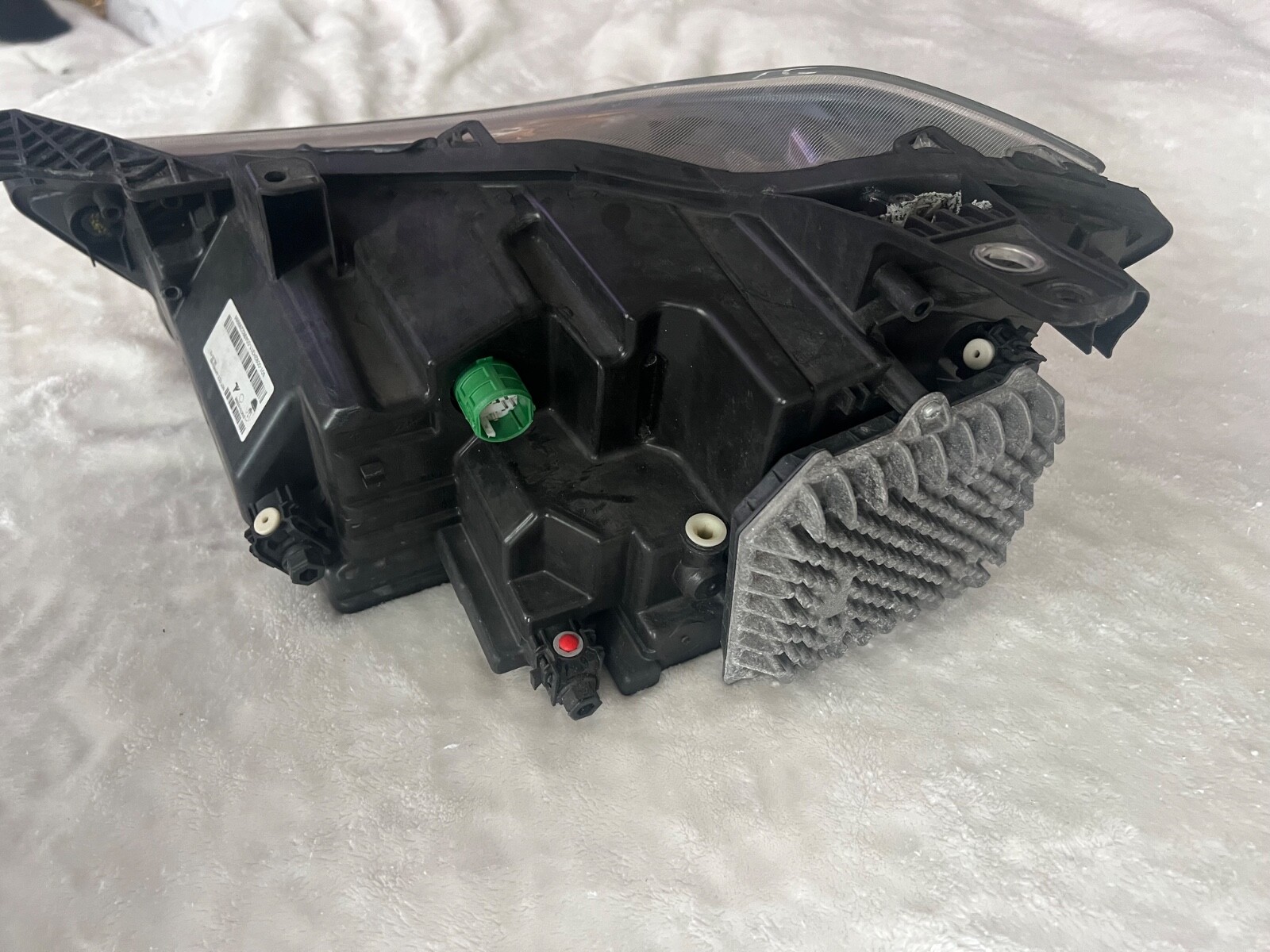 maserati headlight 2021 ghibli (damaged)