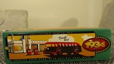 Vintage Ertl B195 1934 Diamond T Texaco Doodle Bug Tank Truck in 1:39 scale
