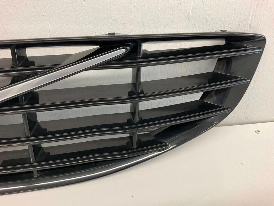 Conjunto de parrilla delantera 14-18 Volvo V60 S60 negro brillante cámara en emblema 31425883 Foto 3 de 4