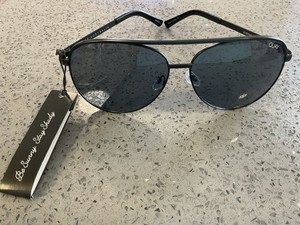 QUAY VIVIENNE QC-000098-BLK-SMK Black Frame/Smoke Lenses Sunglasses NEW!!! 703788000-quay-vivienne-  main image 4