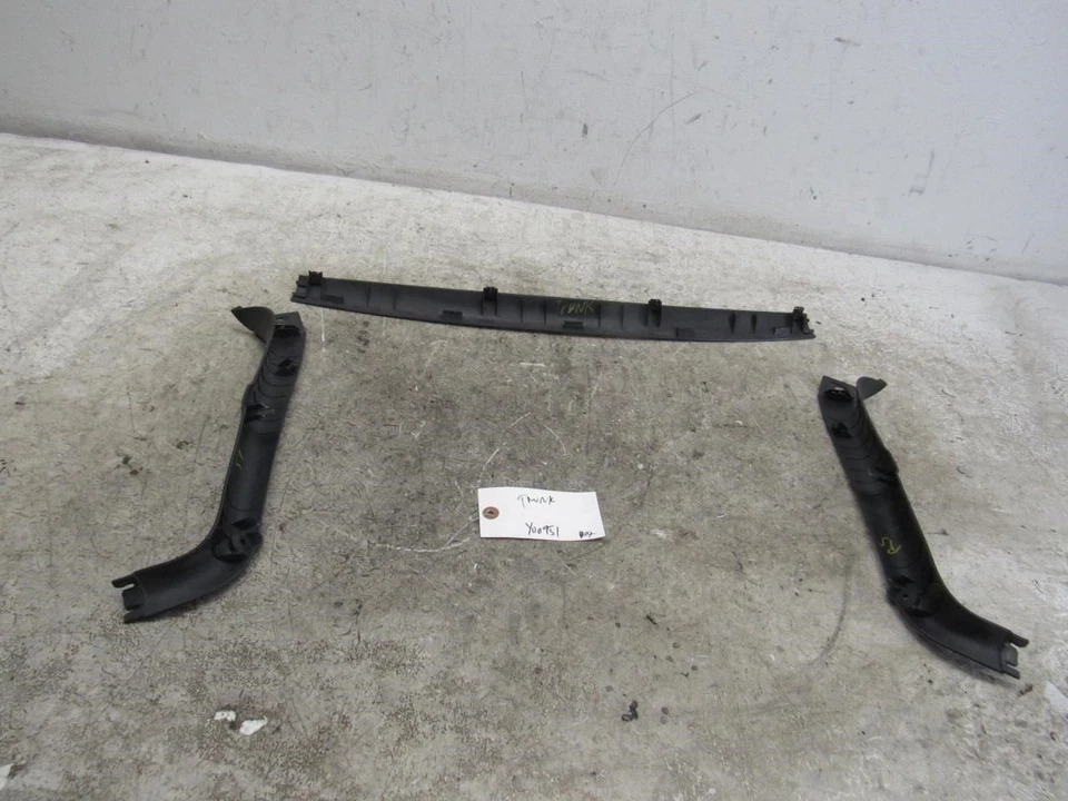 2002 2006 Mini Cooper hard top rear trunk interior plastic trim molding garnish Foto 3 de 4