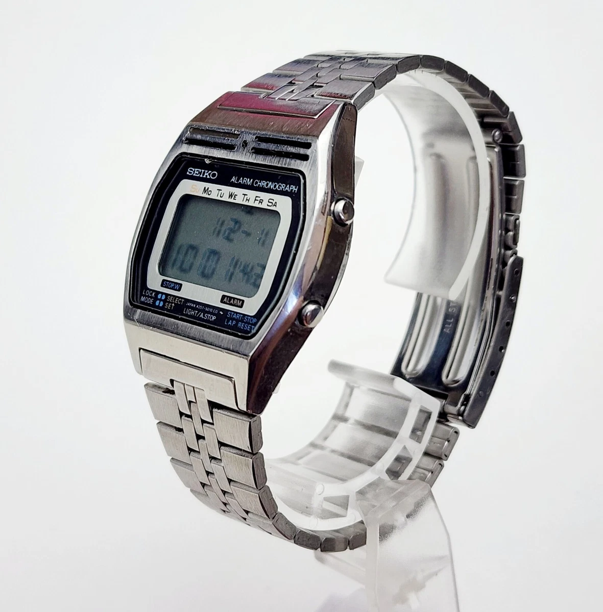 Men s JAPAN Vintage 1980 DIGITAL Watch SEIKO A257 5010. Alarm. Chronograph