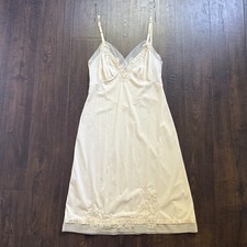 Vintage 60s Van Raalte Ivory Dupont Nylon Full Slip Lace Applique USA Made S 32