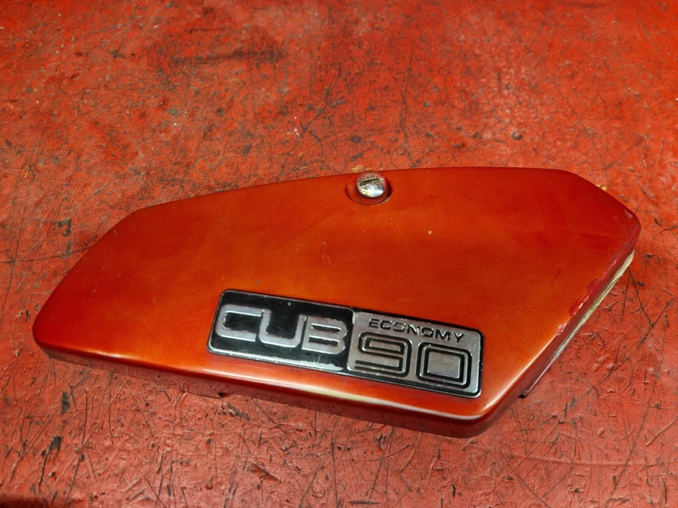 PANEL LATERAL IZQUIERDO HONDA C90 1996 Foto 2 de 4