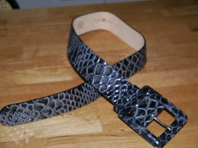 Jenifer & Julia Damen Gürtel Hüftgürtel Reptil Echt Leder Grau Gr. 85 cm