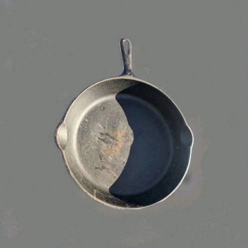 Vintage GRISWOLD NO 9 A Cast Iron 11 1/4" Skillet SMALL BLOCK LOGO.