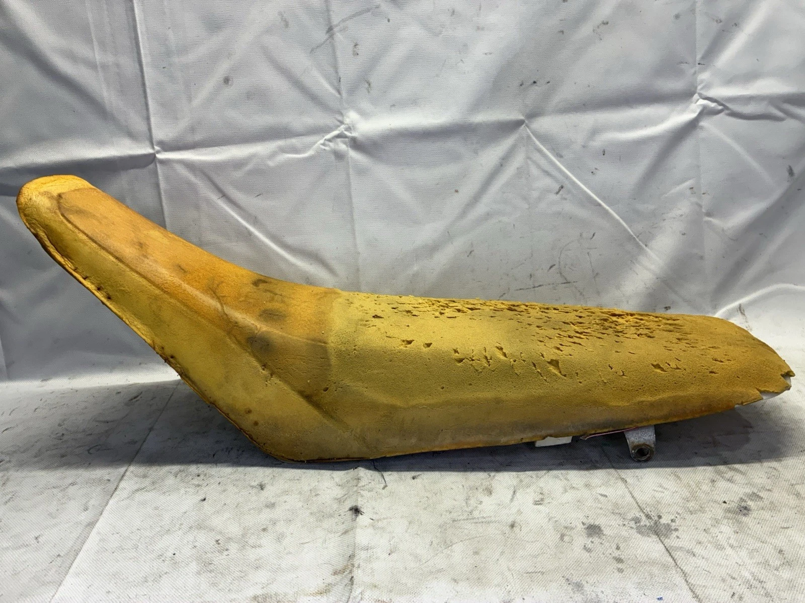 2001 01 Honda Cr80rb CR 80 RB Seat Saddle Pan Foam Mount 96-02