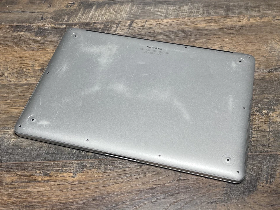 MacBook Pro (2015) 15-inch – Intel Core i7 2.8GHz – 16GB RAM 1TB SSD - Image 3 of 4