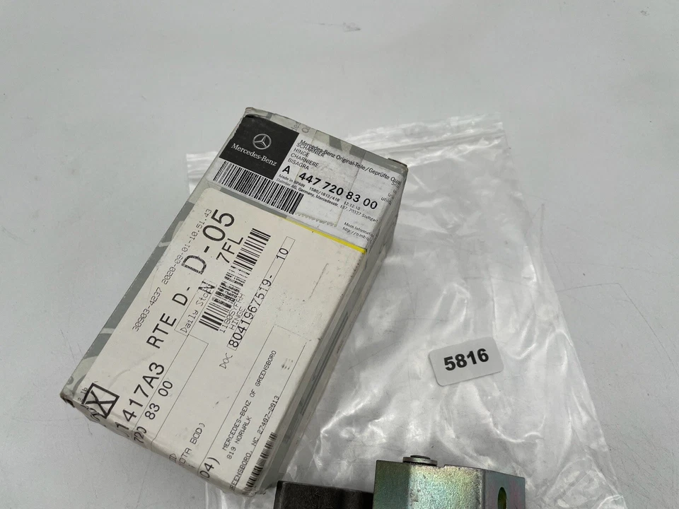 2016-2020 Mercedes Metris Driver Side Lower Door Hinge Left LH A 447 720 83 00 - Imagem 4 de 4
