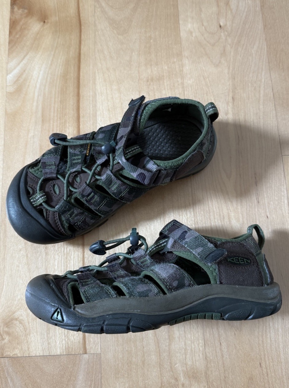 Scarpe da acqua Keen Newport sandali mimetici da ragazzo H2 grandi sport giovanili taglia 2 marrone 1016595