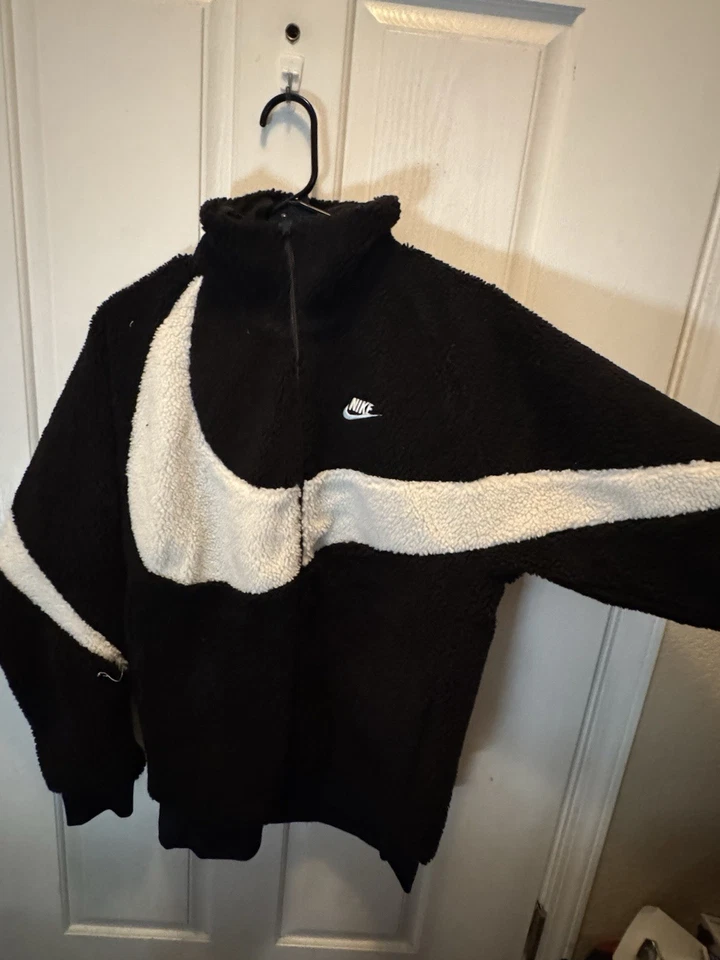 Chaqueta Sherpa Nike Vaporwave Big Swoosh Polar OG Colorway Blanco y Negro Clásica Foto 2 de 3