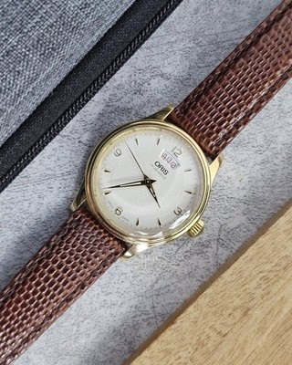 RARE Oris Triple Date 7429 17Jewel Manual Winding Swiss Made Watch