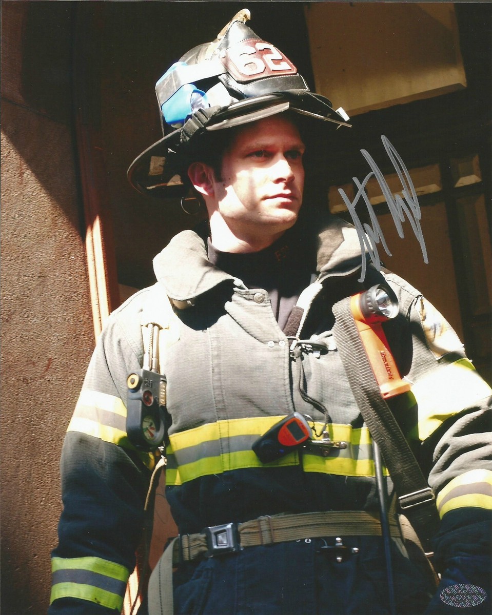 STEVEN PASQUALE Signed 8x10 AUTHENTIC AUTOGRAPH Actor RESCUE ME