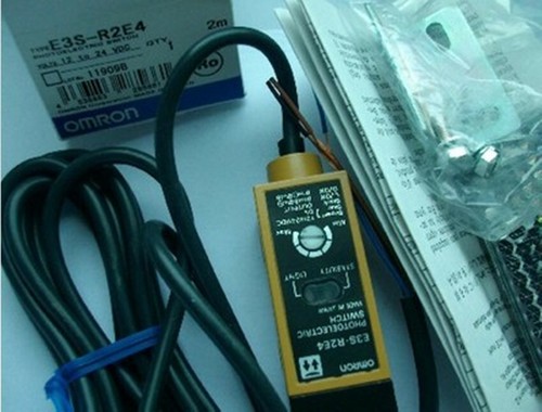 1PC New Omron E3S-R2E4 Photoelectric Sensor Switch E3SR2E4 - Picture 2 of 5