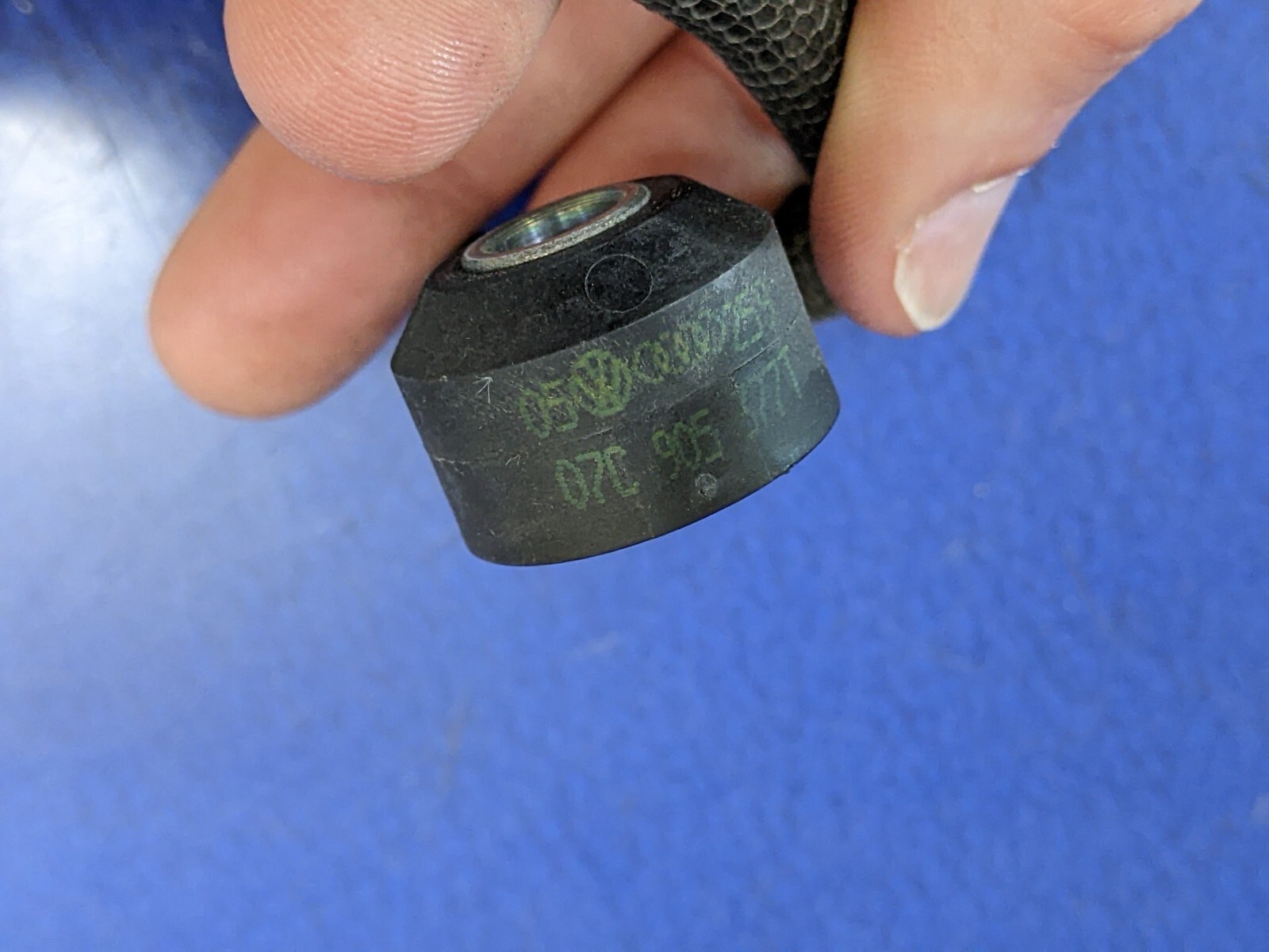 oem side of engine knock sensors Bentley CONTINENTAL FLYING SPUR GT w12