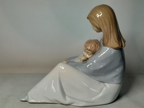 Boxed NAO by Lladro THE GREATEST BOND Figurine 1554 Mother Cuddling Baby - Picture 6 of 14