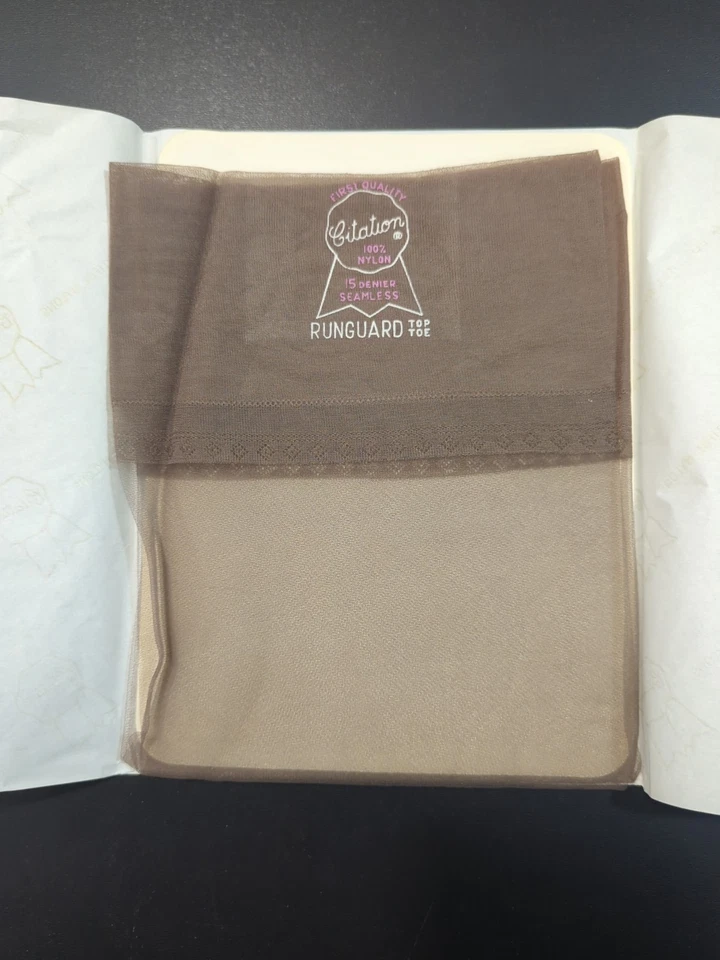 Medias de nailon Citation micro malla sin costuras de colección - "perla de humo" 9 1/2 - 3 pares  Foto 3 de 4