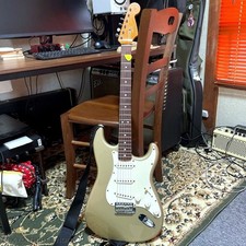 Fender American Vintage '62 Stratocaster 1997 Shoreline Gold w/ Hard Case Used
