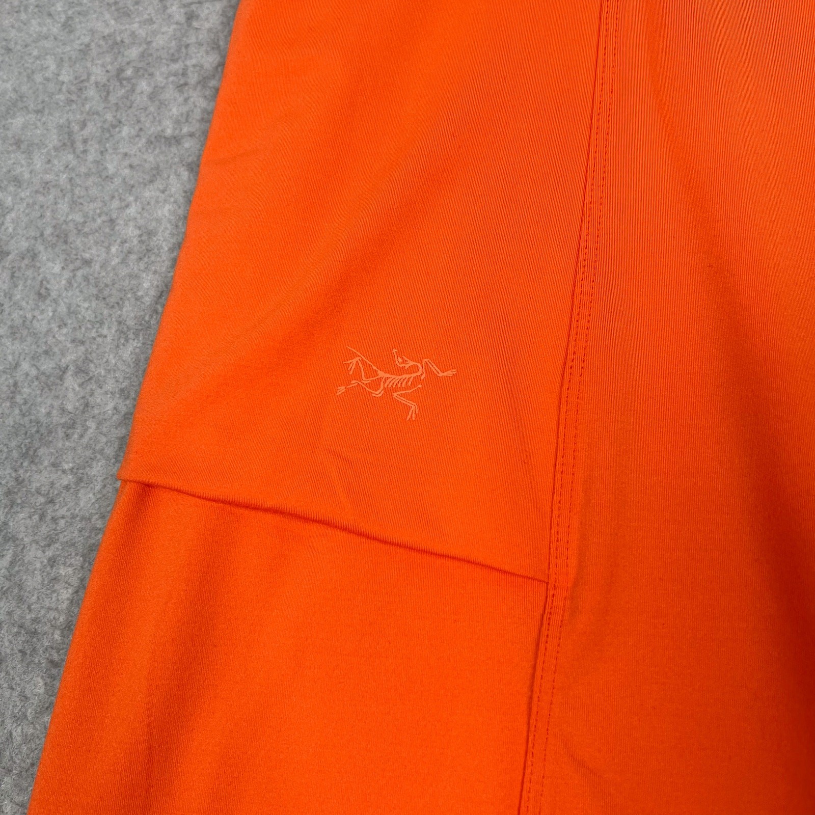 Gonna sopra il ginocchio elasticizzata Arc'teryx taglia media arancione Roche tasche outdoor