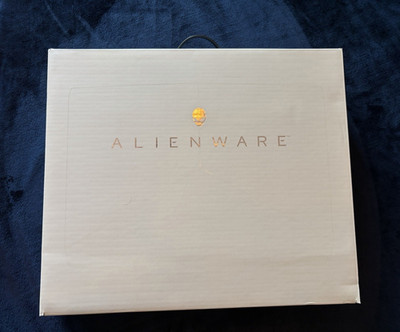 Alienware 17 17in i7-8750H 32GB SSD GTX 1660Ti Win11 Pro Sleeve