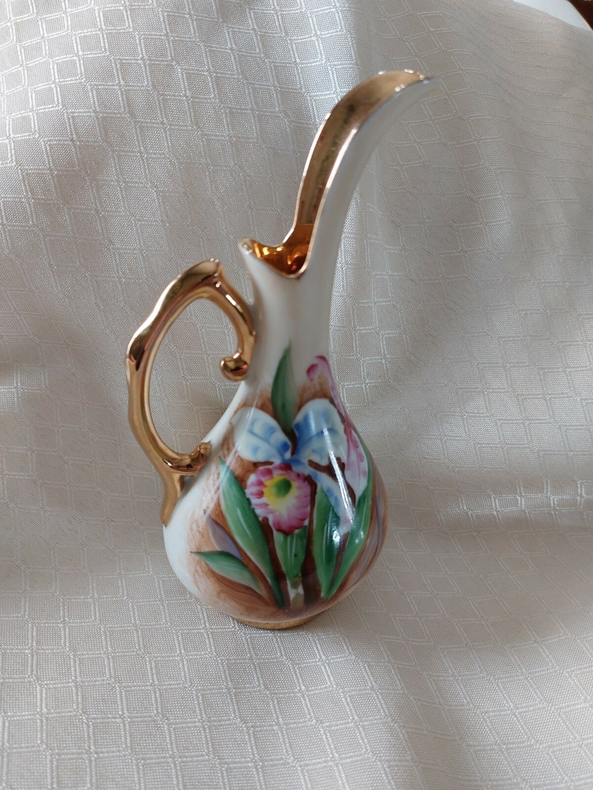 Vintage Ucagco Ceramics Japan Iris Pitcher Vase Gold Victorian 6 3/4