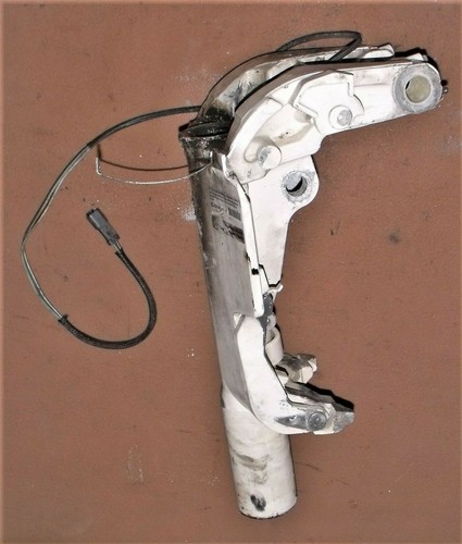 Evinrude E-TEC 250 HP BRP Swivel Bracket Assembly PN 0438084 Fits 1995-2012+