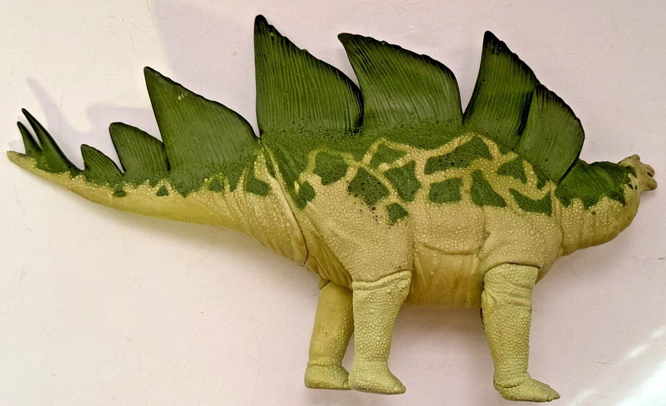 Figura Turner 1993 Jurassic Park Battle Damage Stegosaurus JP07 y sargento T-Rex leer Foto 4 de 4