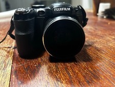 Fujifilm FinePix S1800 Digital Camera 12MP,18x Wide Optical Zoom 3 inch LCD