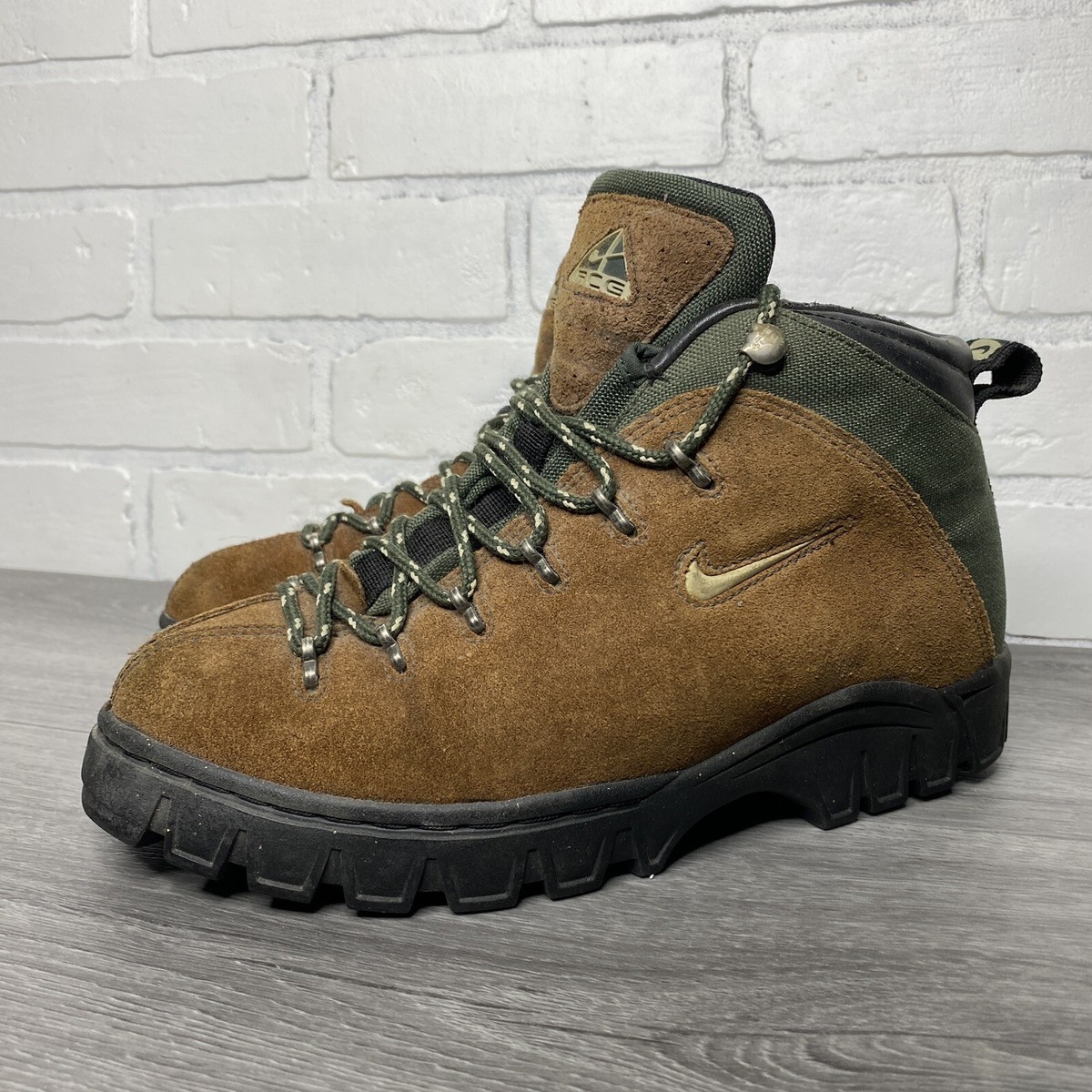 Vintage Nike ACG Hiking Boot Suede Leather Trail Brown/Green Vintage Nike ACG Hiking Boot Suede Leather Trail Brown/Green