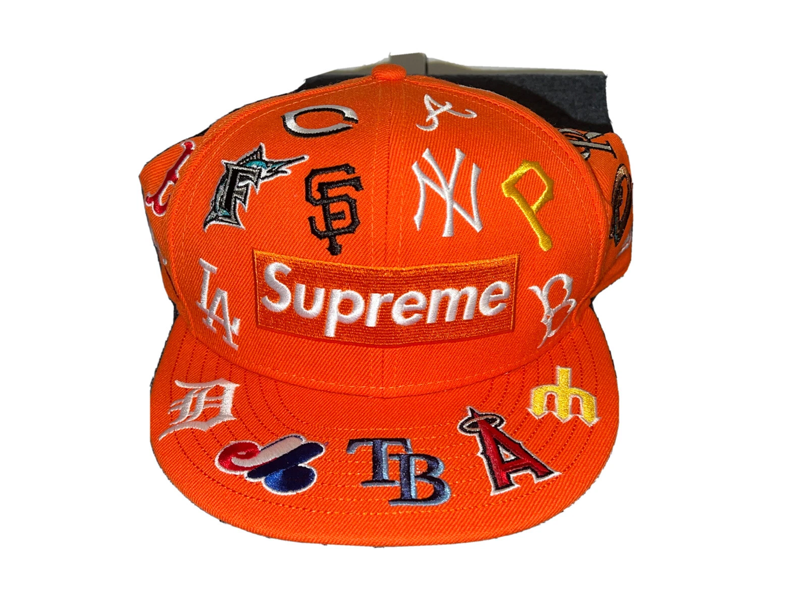 SUPREME 2020 SS MLB BOÎTE CASQUETTE AJUSTÉE NOUVELLE ÈRE LOGO ORANGE NEUF 7 3/8 