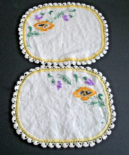 3 Vintage Table Placemats Blue Yellow Embroidered Tatting Flowers Floral - Picture 2 of 6
