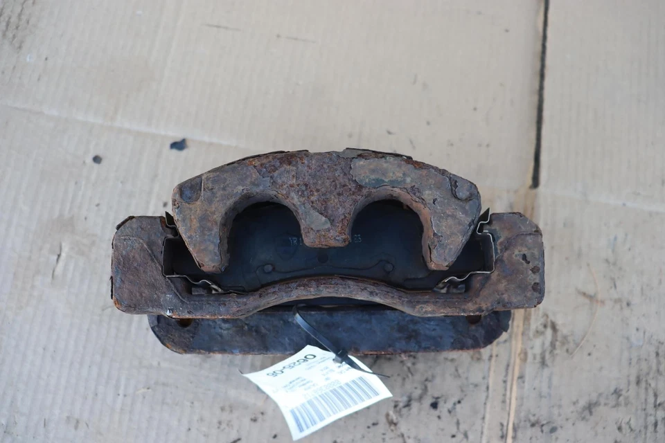 Pinza de freno delantera derecha del lado del pasajero Chevy Silverado 1500 2005-2019 OEM Foto 2 de 4