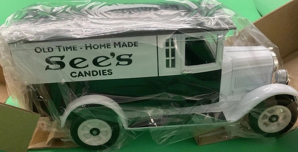 1927 Graham Brothers See’s Candies Delivery Truck ERTL Die-Cast Bank NEW no box - Image 2 of 4