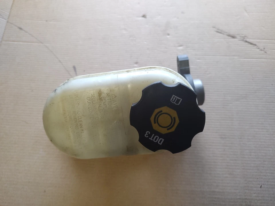 2005-2013 Chevrolet Corvette C6 Brake Master Cyclinder 18016548 OEM JT6 - Image 3 of 4