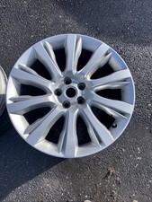 1x. Genuine Range Rover L405 21" Style 101 9.5jx21 Offset 49 LR037746